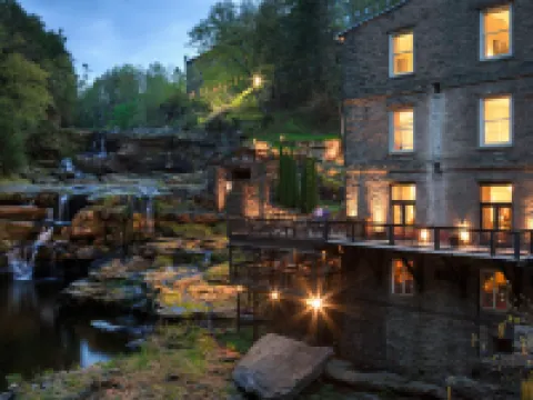 Ledges Hotel Hotels in Wayne County