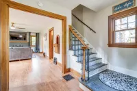 Central Erie Vacation Rental ~ 2 Mi to Beach! - parking