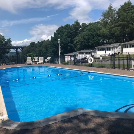 West Winds Motel & Cottages