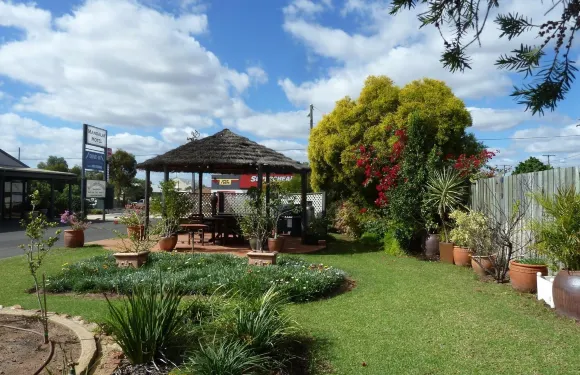 曼德勒汽車旅館