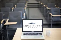 Aqua House - Bed and Breakfasts