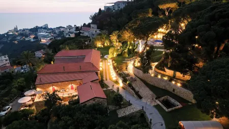 Chateau du Comte Отели в г. Kafarakab