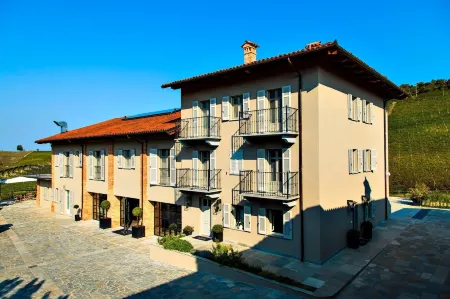 Réva Resort Отели в г. Belvedere Langhe