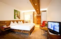 Hotel Gasthof Mitteregger - Best Place in Town with Summercard Included