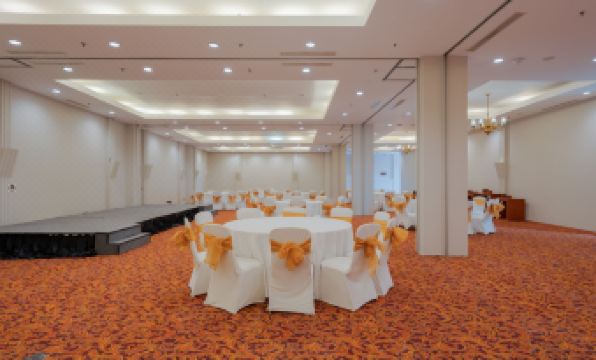 The Capital Hotel Surabaya - Housity