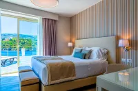 Hotel Plaza Hotels in Mola