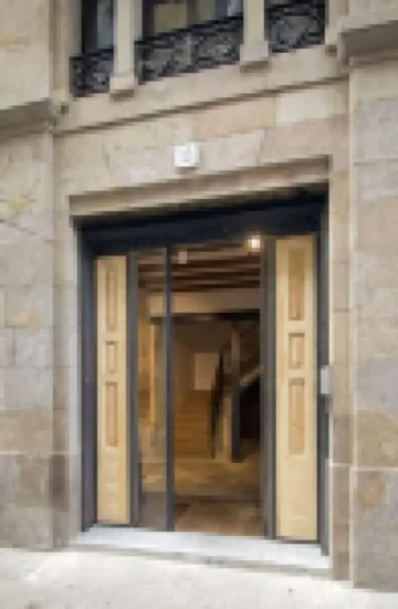 Som Nit Born Hotels near Passarel·la Rambla del Mar