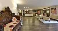 Regal Hotel & Apartments