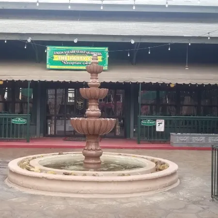 Downtown Guest Quarters Hotel