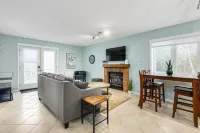 The Alpine - Central Collingwood Condo Hotels in Collingwood