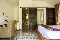 Victory Road Villas Hotels in Sơn Trạch