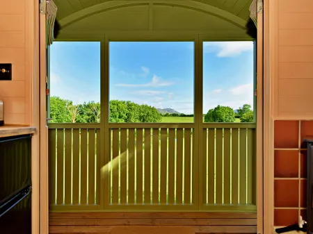 'Marared' Gypsy Hut Отели в г. Лланнор