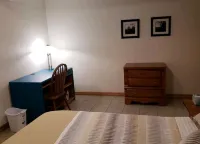 Entire Suite-Short drive to Lambeau, Zoo, Downtown Hotels in Suamico