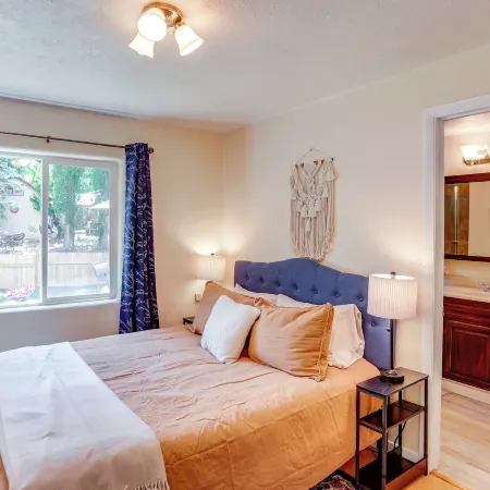 Hike On-site: Mountain-view Hideaway in Durango