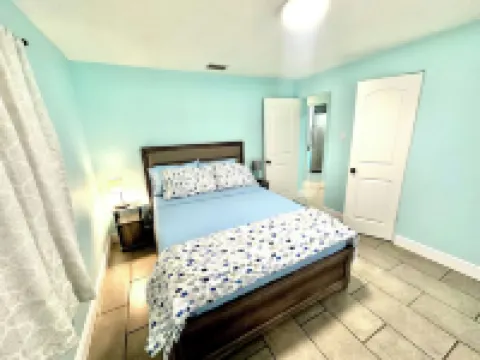 Fenced yard lots of Parking for trailer close to beach 4 bedrooms Edgewater