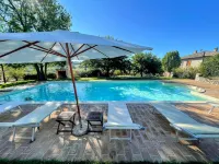 Detached Villa - Sleeps 10 - Pool - Pergola - Playground for Children - Wifi