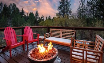 River Meadows by AvantStay Near River w Hot Tub Access to Private Boat Ramp