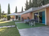 Un Petit Coin de Paradis Hotels in Châteaurenard