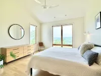 Lost River Solar - Modern 4Br+Lofts. Hot Tub w/Epic Views! Swim + Fish Pond!