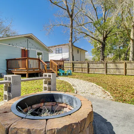 1 Mi to Gulf Coast! Couples Retreat in Long Beach