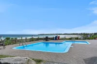 White Point Beach Resort - Pools