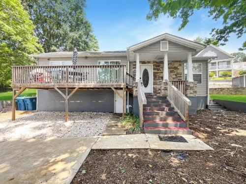 Modern Lakeview Escape in Hickory - Pet friendly Hotels in Alexander County