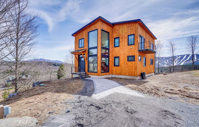 Custom Windham Mtn Villa w/ Pool, Theater & Views!