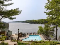 Rocky Crest Golf Resort Hotels in Parry Sound District
