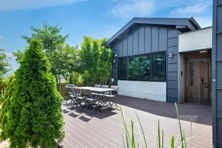 Gyeongju Aung Daung Dog Pension Отели рядом с достопримечательностью «Gyeongju National Park»