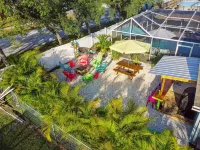 Tropical Pool Retreat in Tarpon Springs