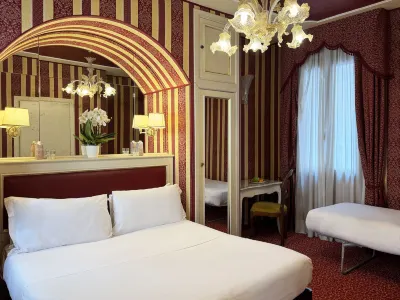Hotel Alcyone Отели рядом с достопримечательностью «Санта - Мария - Делла - Салюте»