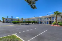 Motel 6 Las Vegas, NV - Boulder Highway Hotels near Goodwill Retail Store and Donation Center