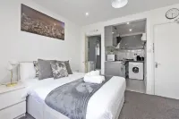 Apartment - Sleeps 5 & Free Parking