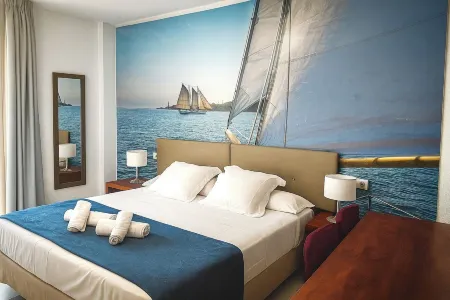 Hotel Sol Almería Отели в г. Печина