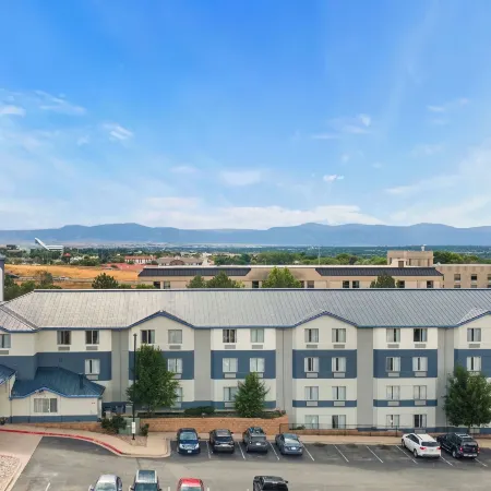 Days Inn by Wyndham Thornton