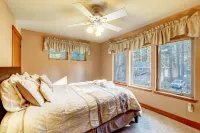 Stunning Forest Retreat - Walk to Upper Truckee River!