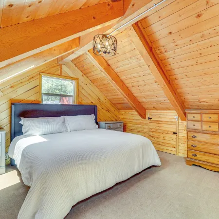 Alpine Cabin w/ Deck: 3 Mi to Luna Lake!