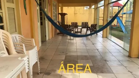 L'AMARELA MANSION 11 SUITES 50 BEDS NEIGHBORHOOD TO BEACH PARK Отели рядом с достопримечательностью «Аквапарк "Бич Парк"»