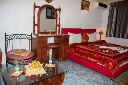 Riad Baba Отели рядом с достопримечательностью «Mosquée Meriem Borkaoui»