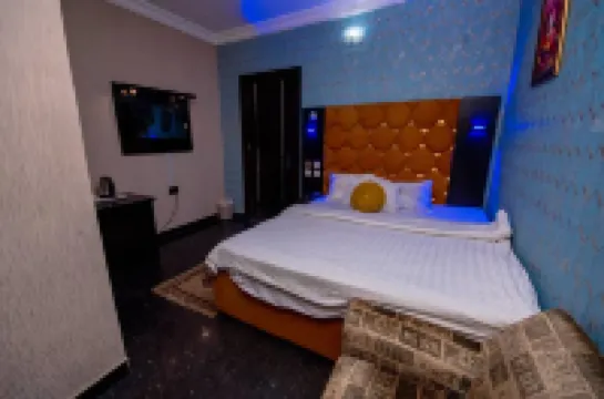 Grace Manor Hotels and Suites โรงแรมใน