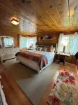 Beautiful Year Round - Creekside Cabin - Near RMNP - Dog Friendly