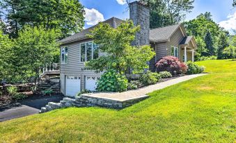 Elegant Middlefield Getaway w/ Game Room!