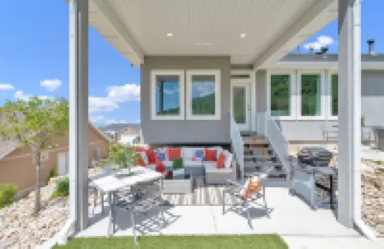 Entire Home Sleeps 16, Near Ski Resorts, Private Hot Tub, and Fireplace over Tub