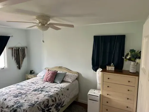 3 Bedroom Ranch, Sleeps 9, with AC,WiFi, and Impeccable Cleanliness.