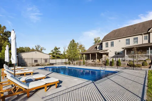 Elegant Home w/7BRs, Game Room, Luxury Yard, Pool Các khách sạn ở Chester