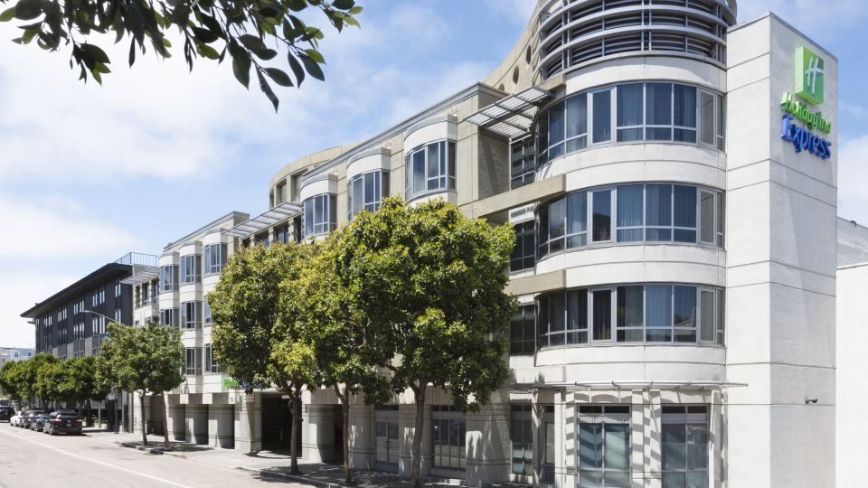 Holiday Inn Express & Suites SAN FRANCISCO FISHERMANS WHARF by IHG