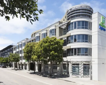 Holiday Inn Express & Suites SAN FRANCISCO FISHERMANS WHARF by IHG Hotels in San Francisco