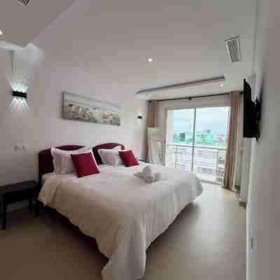 Charming 1-bedroom apartment HassanTowerView Rooms