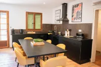 Cotignac en famille - the perfect setting for your vacation