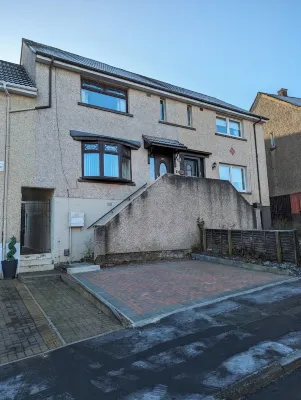 Lovely 2 Bedroom Terrace House Hotels in Coatbridge